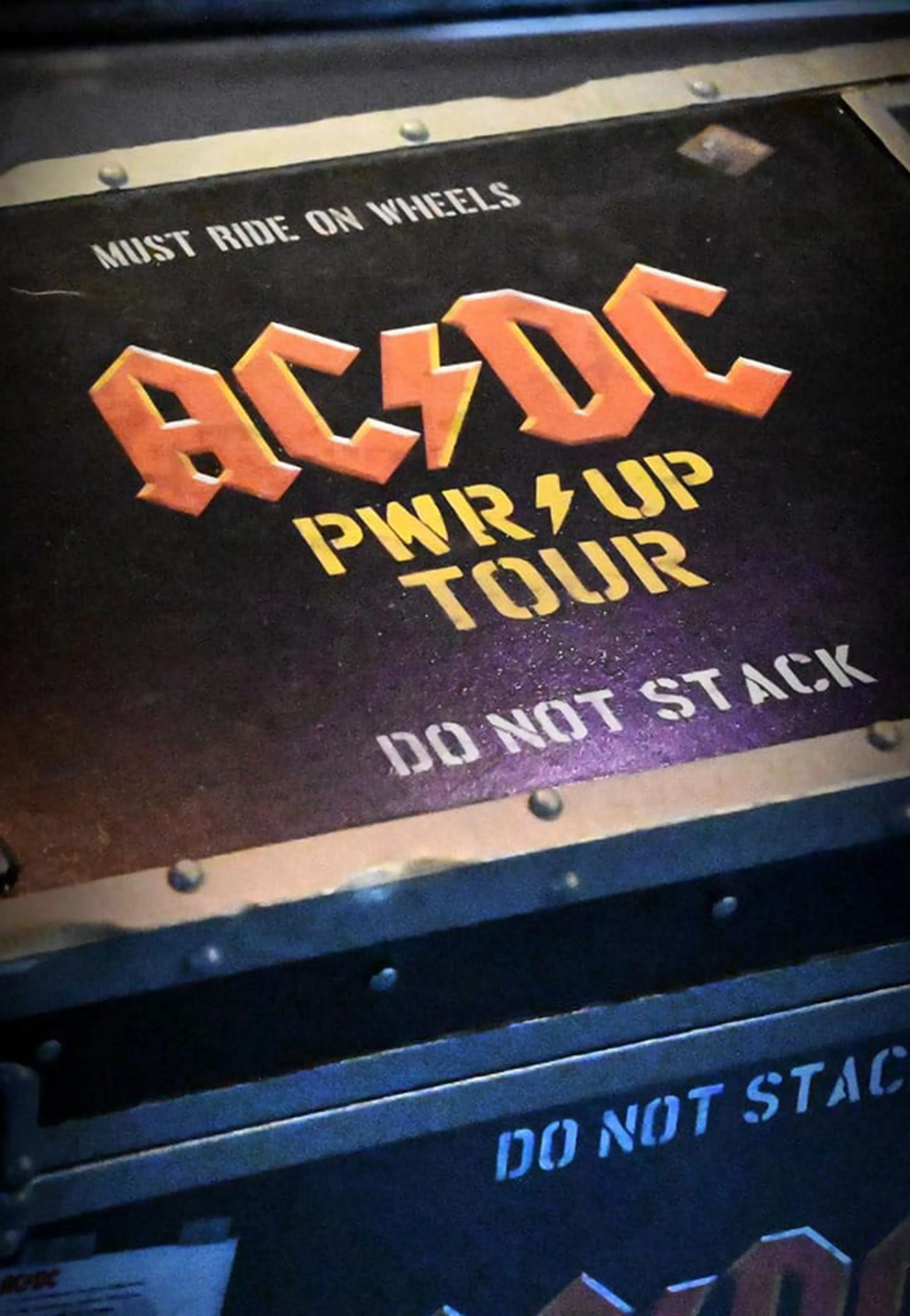 PWR UP Tour Road Case Rock Iconz - Statue - Image 6